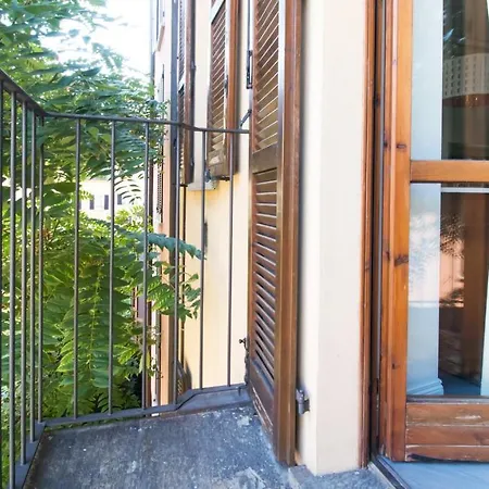 Italianway-corso Garibaldi 34 *